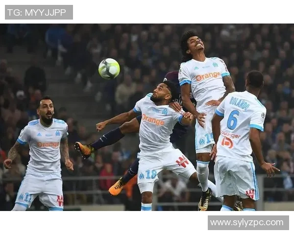 欧洲足球明星风采展现球场魅力与荣耀的精彩瞬间